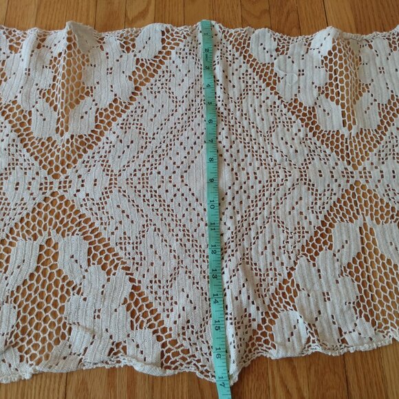 Vintage Filet Crochet Table Runner 40.5" by 17" Diamonds Flowers White Cotton - Picture 12 of 14